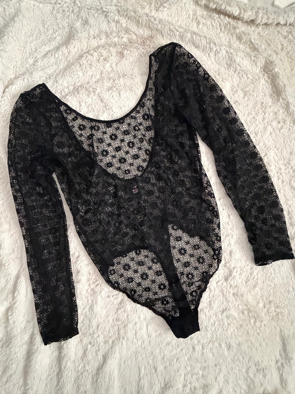 VICTORIA’S SECRET Black Floral Lace Long-Sleeve Bodysuit